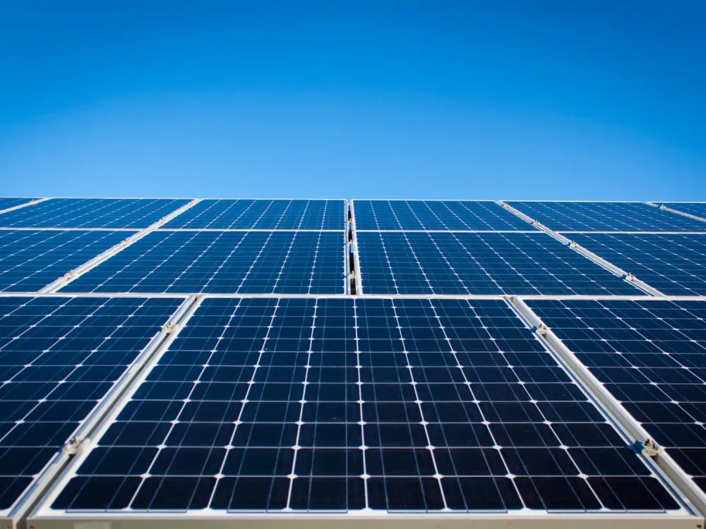 The Economics of Solar Power: Costs, Incentives, and Return on Investment